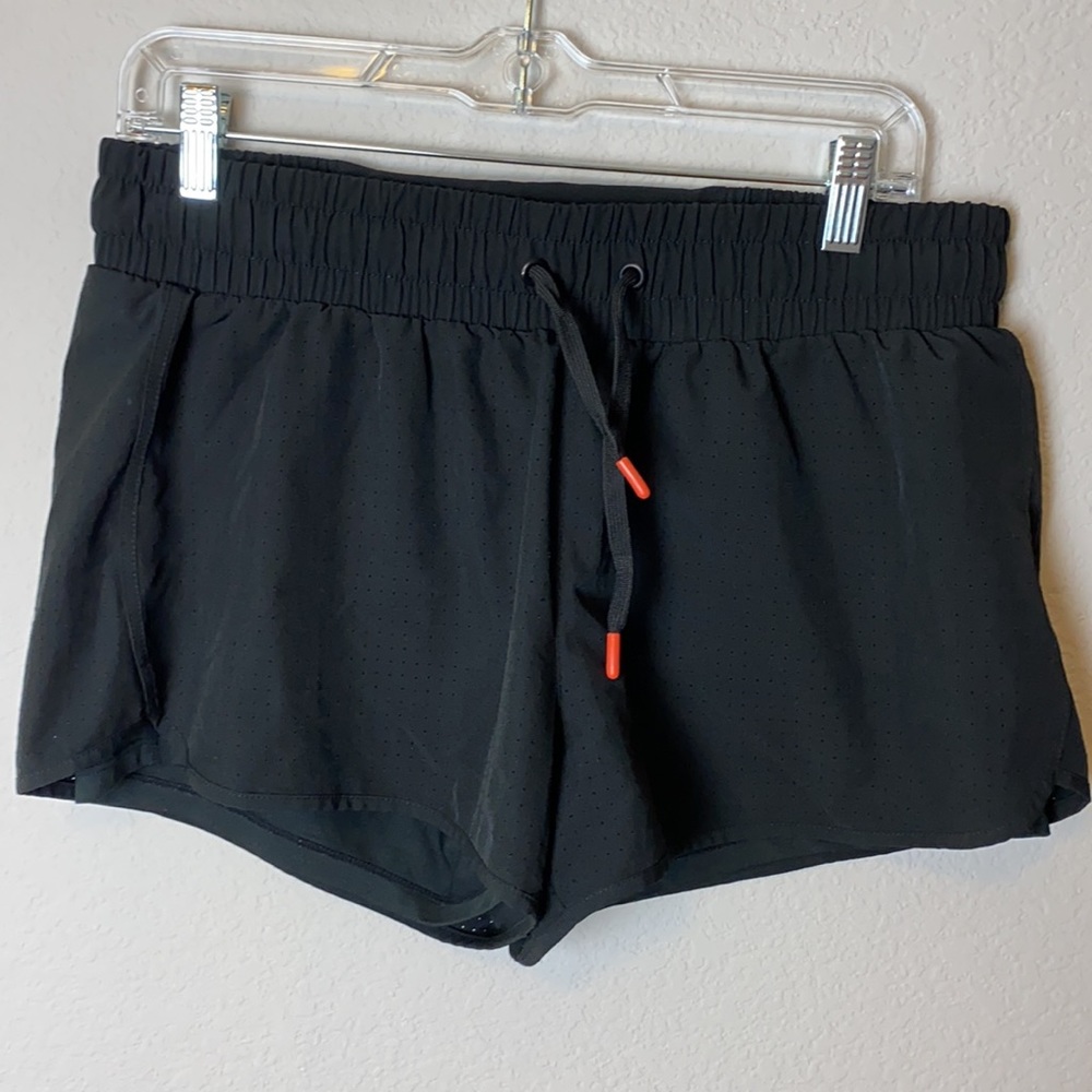 Zyia Active Shorts (Women’s L)